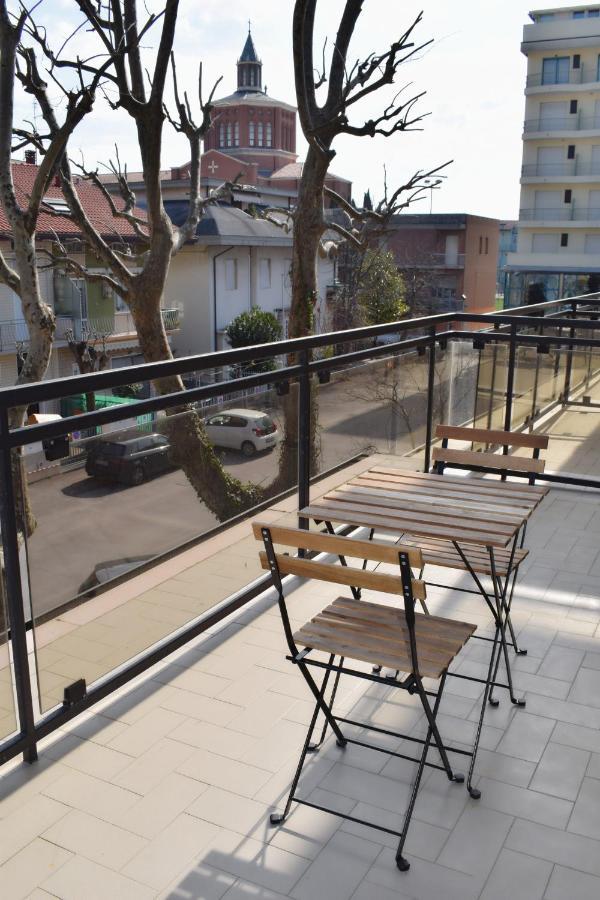 Hotel Abay Rimini Bagian luar foto