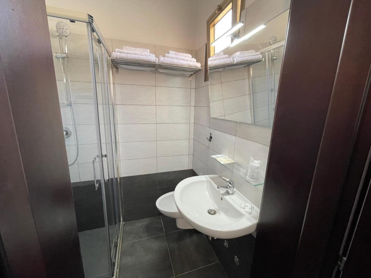 Hotel Abay Rimini Bagian luar foto