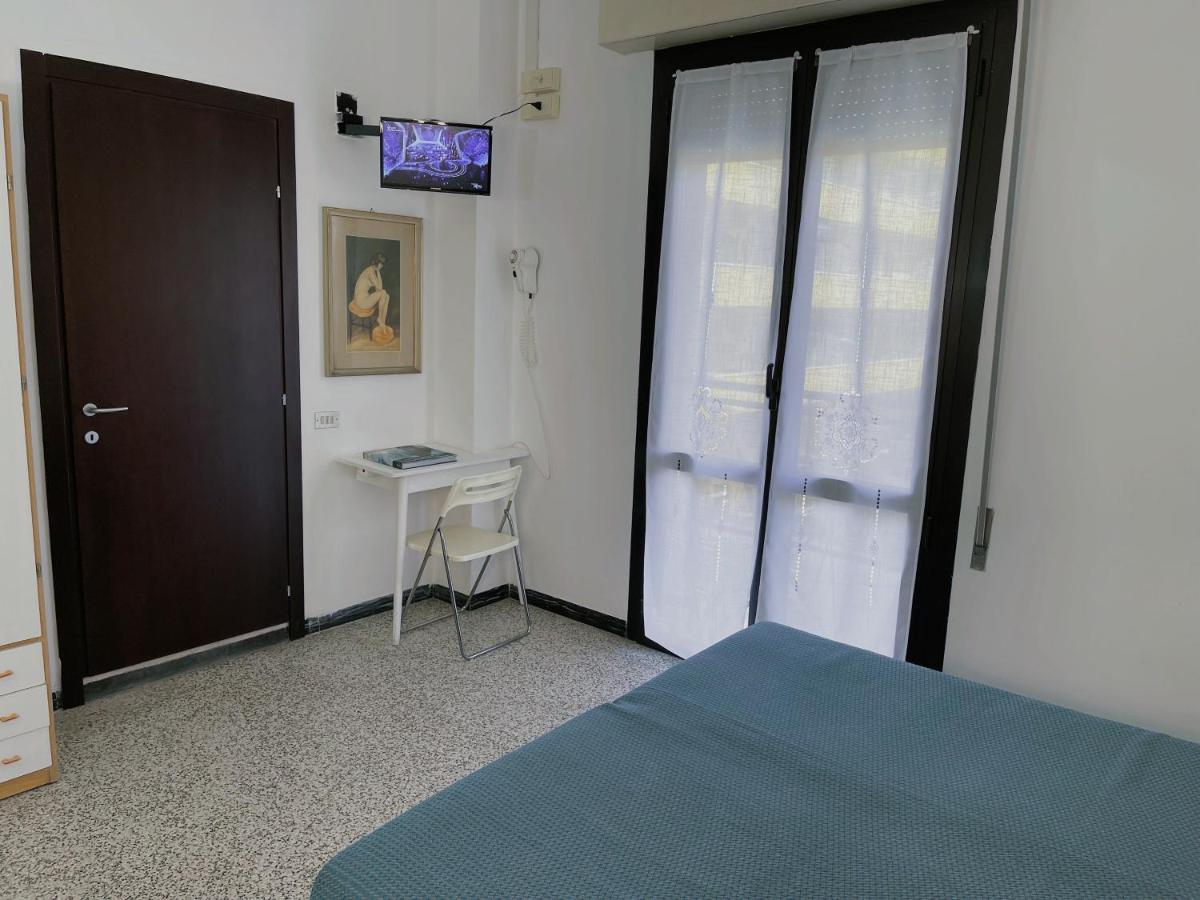 Hotel Abay Rimini Bagian luar foto